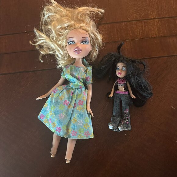 Bratz Dolls Lot of 2 MGA Blonde & Mini Bratz w/ Outfits - Picture 1 of 2